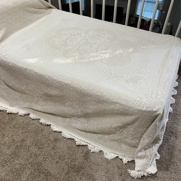 Vintage Bates Mill Ivory Limited Run Abigail Adams Matelasse Twin Bedspread - Picture 6 of 11